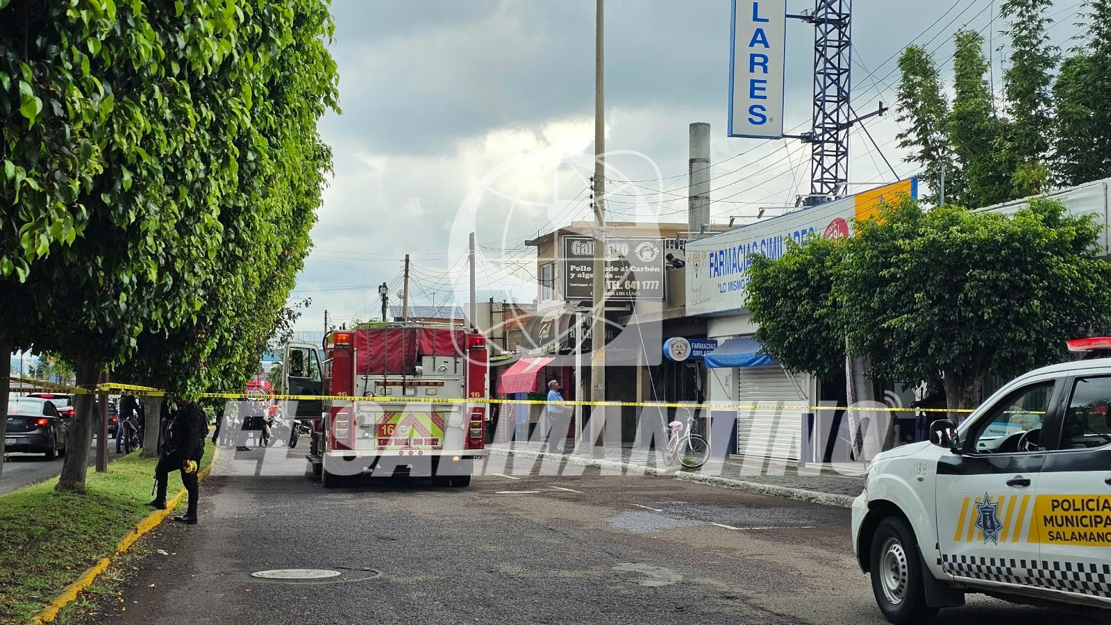 Incendio en local de pollos asados de la colonia Aztlán en #Salamanca, deja daños materiales