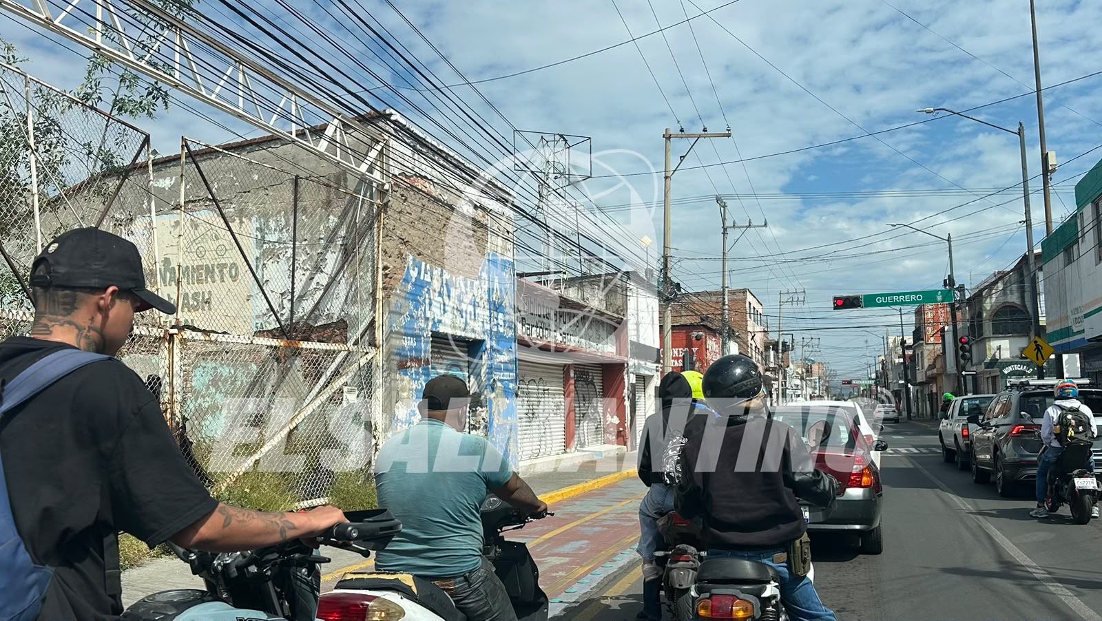Motociclistas siguen ignorando las normas viales en #Salamanca; multas pueden llegar a los 3 mil pesos